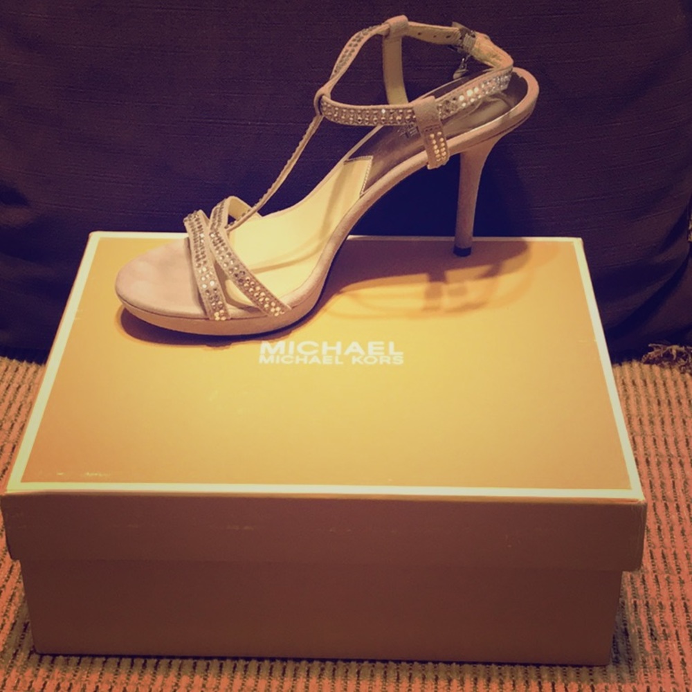 YVONNE PLATFORM